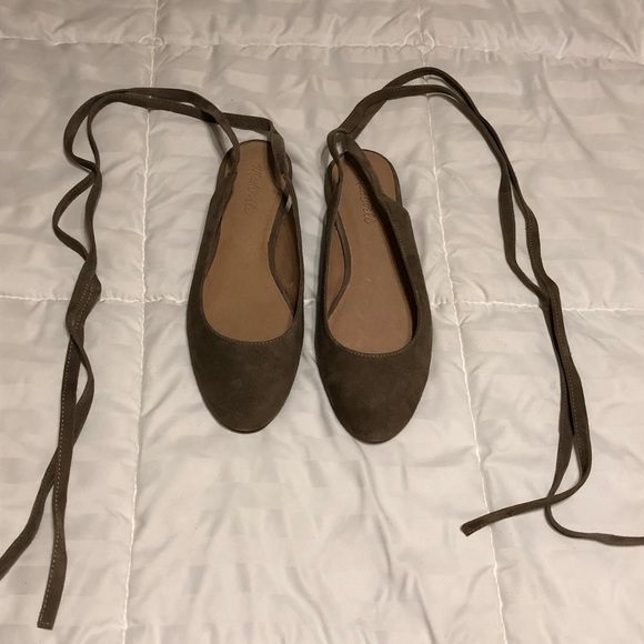 Ankle strap flats - Picture 3 of 6
